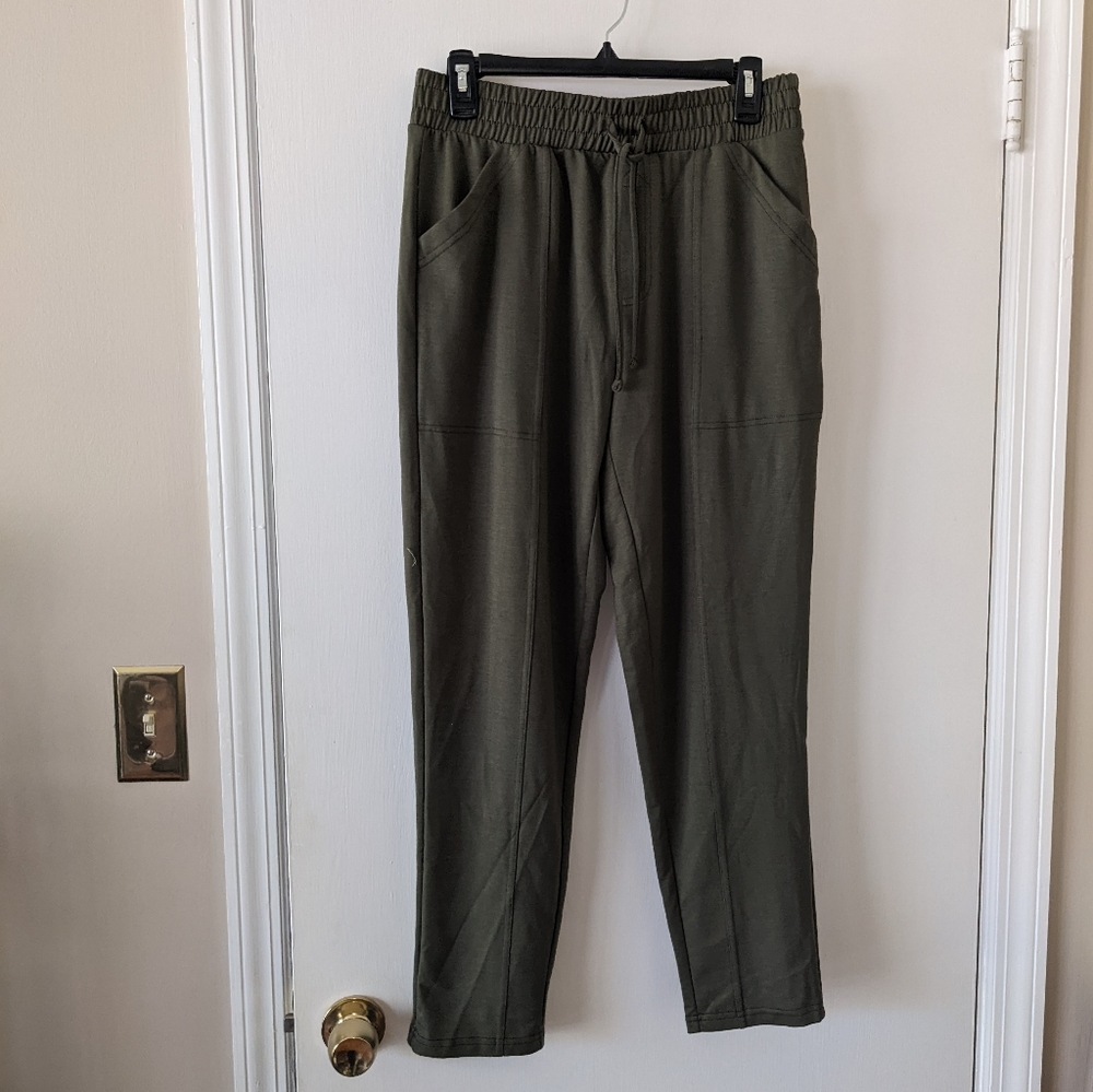 NWOT Cato straight leg joggers